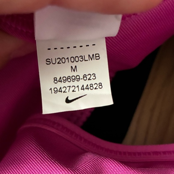 Nike Women's Vibrant Pink Sports Bra M - Picture 10 of 10